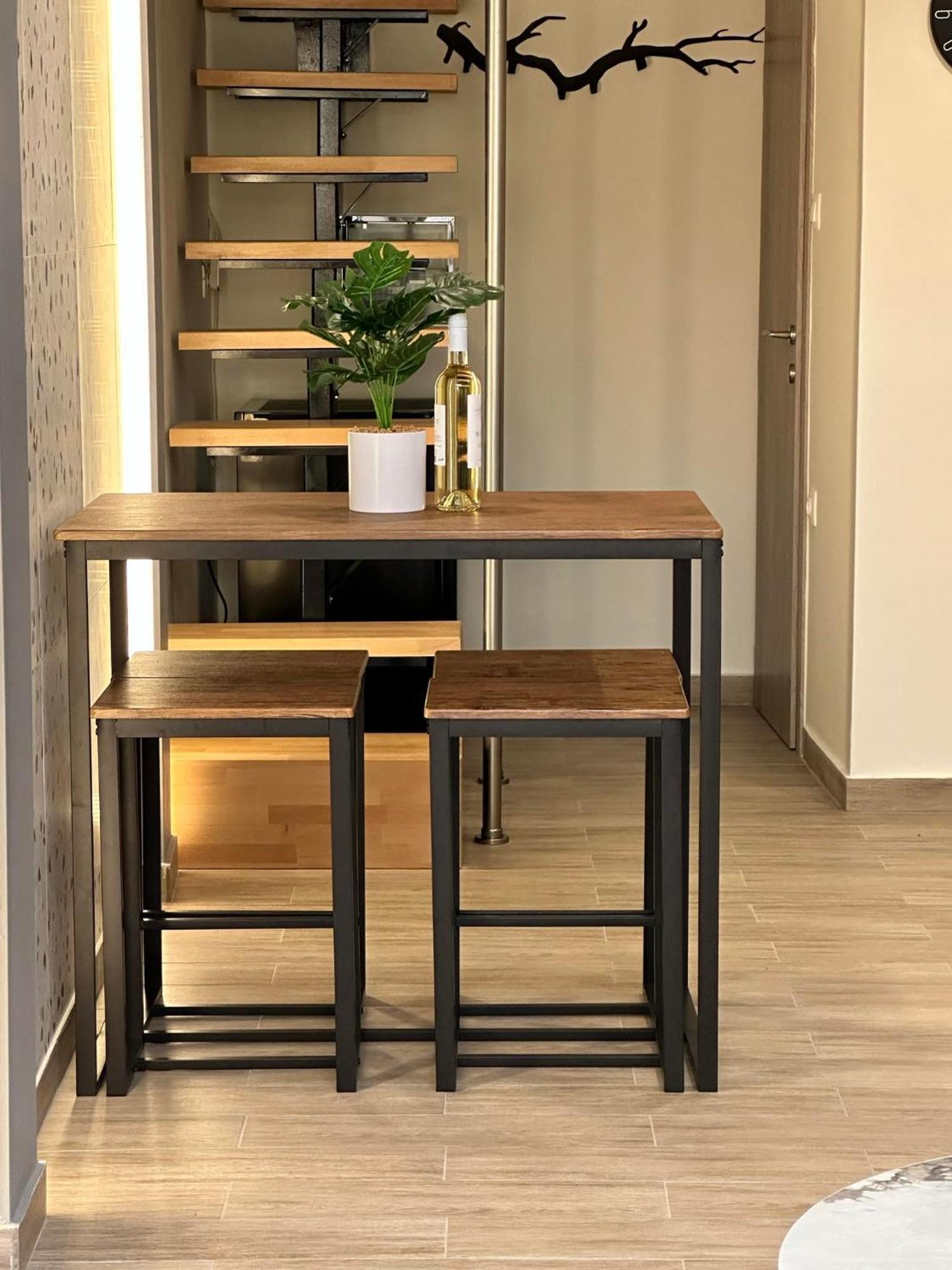 Trainstation Apartment In Солун Екстериор снимка